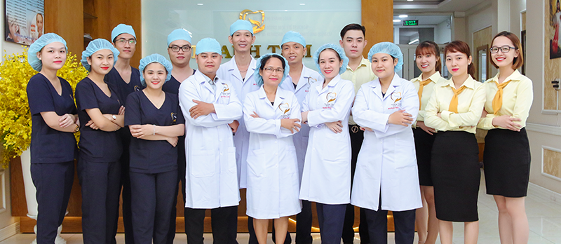 bac-si-boc-rang-su-tham-my-gioi